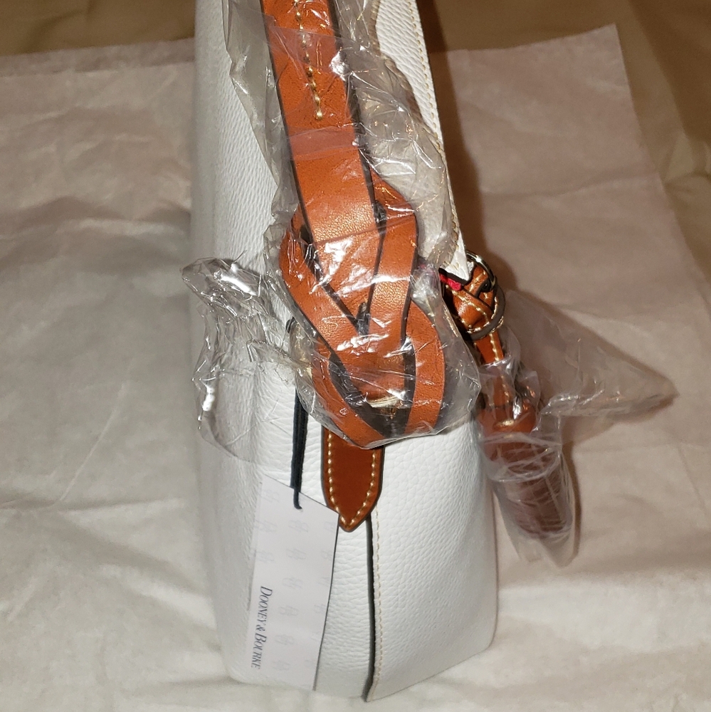 Dooney and Bourke Pebble Leather Twist Strap Hobo Bag Color White/Tan Trim NWT - Picture 3 of 13
